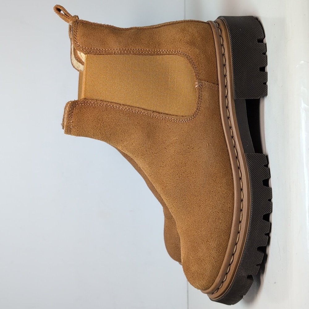 Danassa  lugged sole Chelsea suede boots women's size 6.5 EU 37 - Picture 2 of 16
